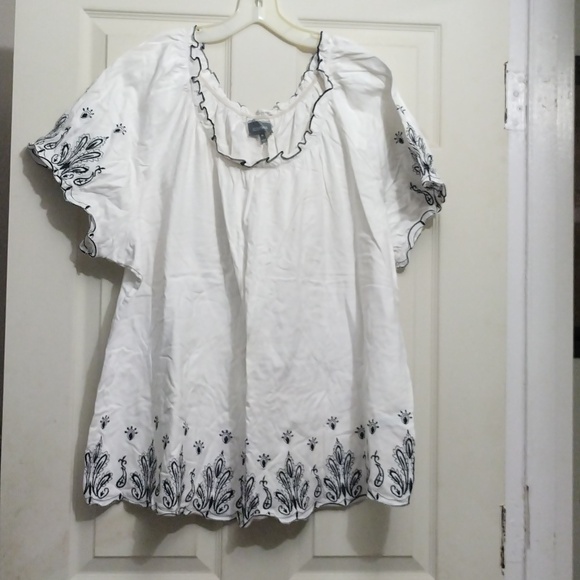 Fashion Bug Tops - Fashion Bug Essentials white with black embroidery Boho blouse size 4x